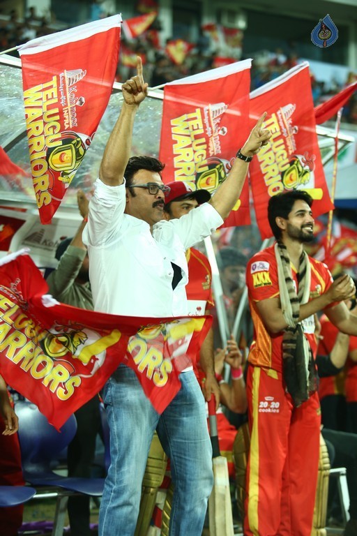 Telugu Warriors Vs Bhojpuri Dabanggs Match - 22 / 41 photos