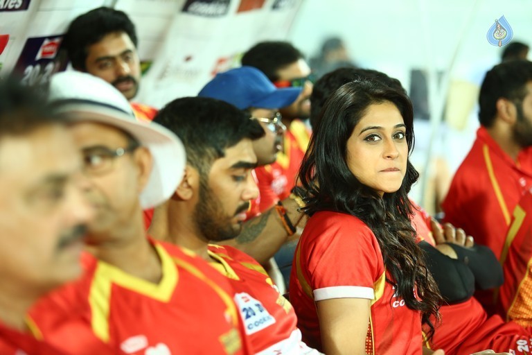 Telugu Warriors Vs Bhojpuri Dabanggs Match - 25 / 41 photos