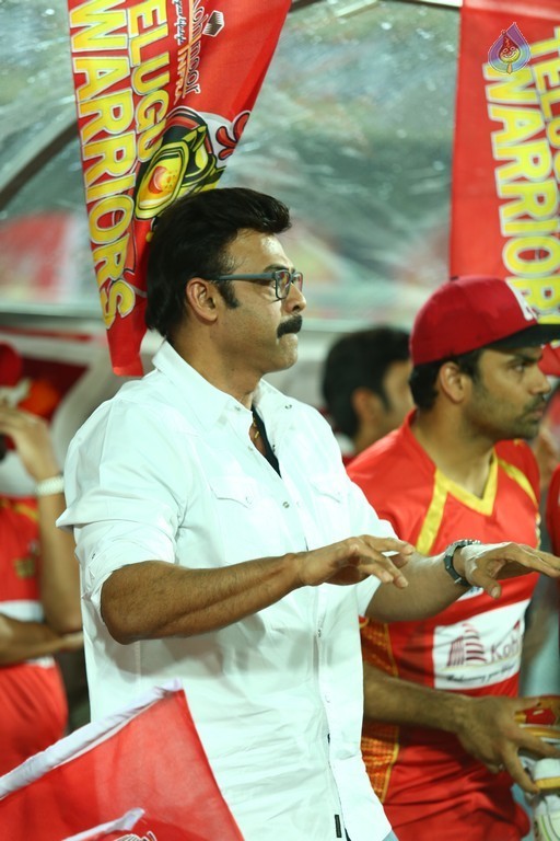 Telugu Warriors Vs Bhojpuri Dabanggs Match - 34 / 41 photos