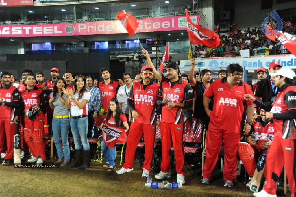 Telugu Warriors VS Chennai Rhinos Match Photos - 39 / 86 photos