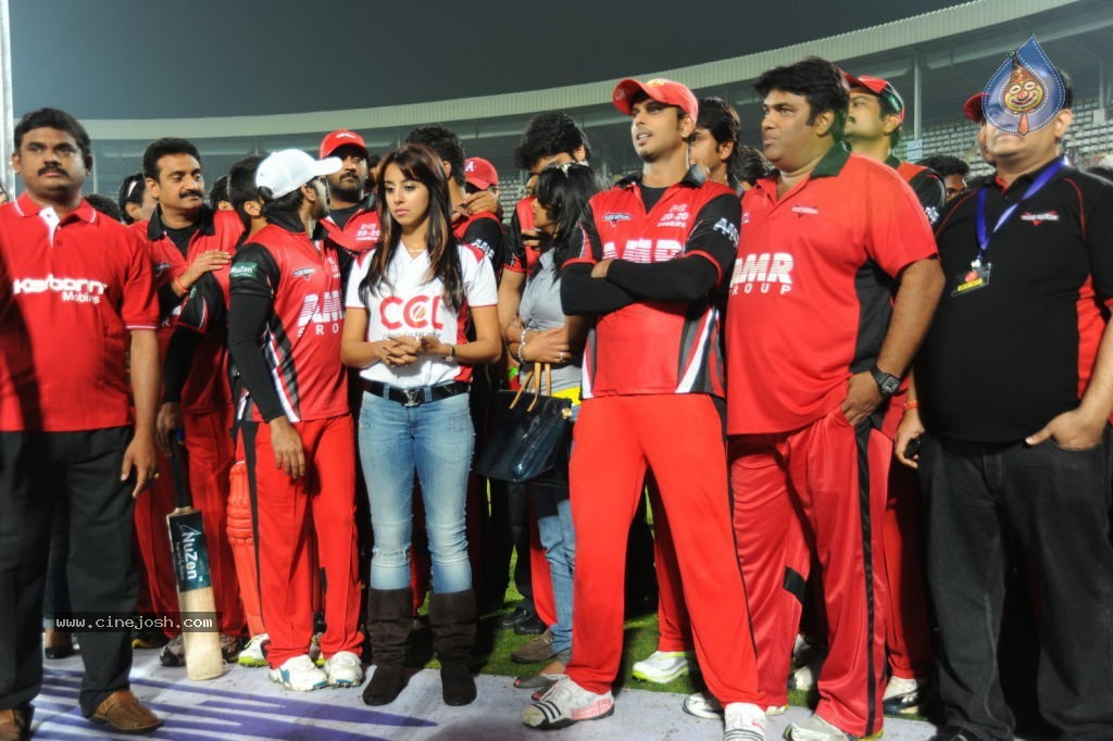 Telugu Warriors VS Chennai Rhinos Match Photos - 42 / 86 photos