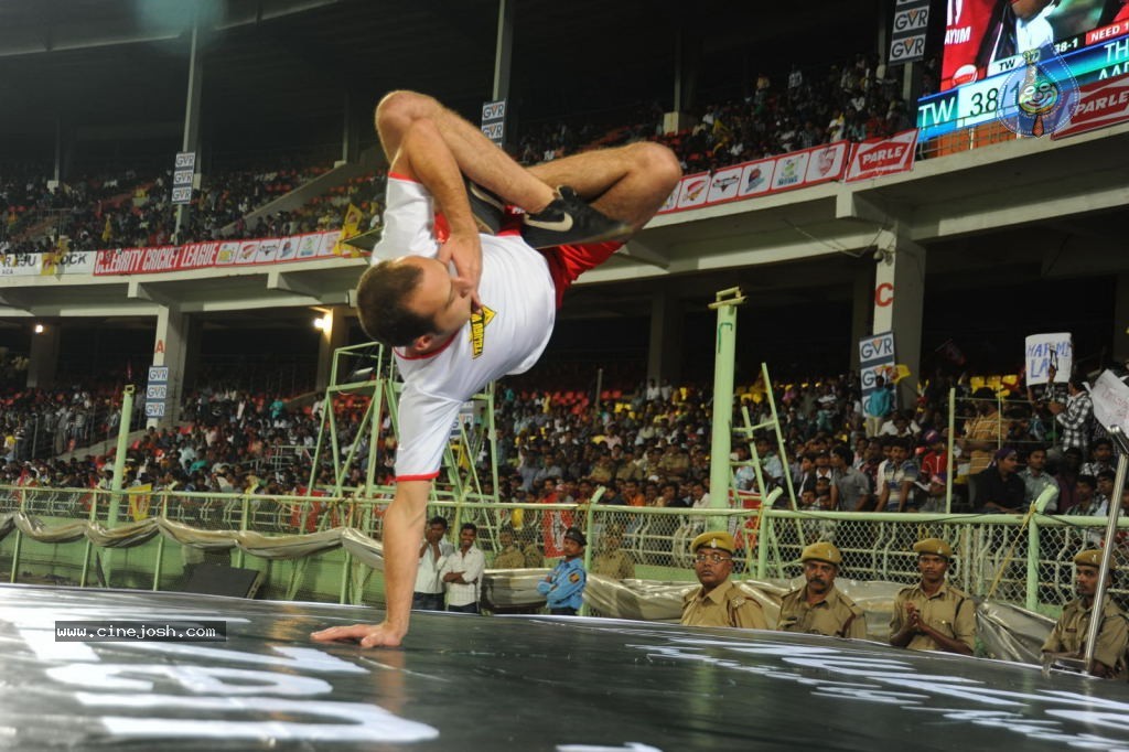 Telugu Warriors VS Chennai Rhinos Match Photos - 48 / 86 photos