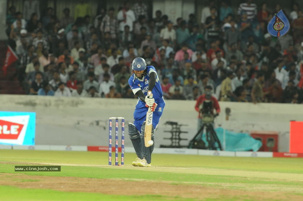 Telugu Warriors Vs Karnataka Bulldozers Match Photos 01 - 21 / 86 photos