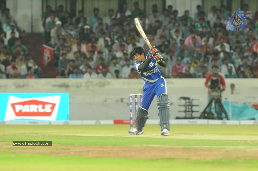 Telugu Warriors Vs Karnataka Bulldozers Match Photos 01 - 61 / 86 photos