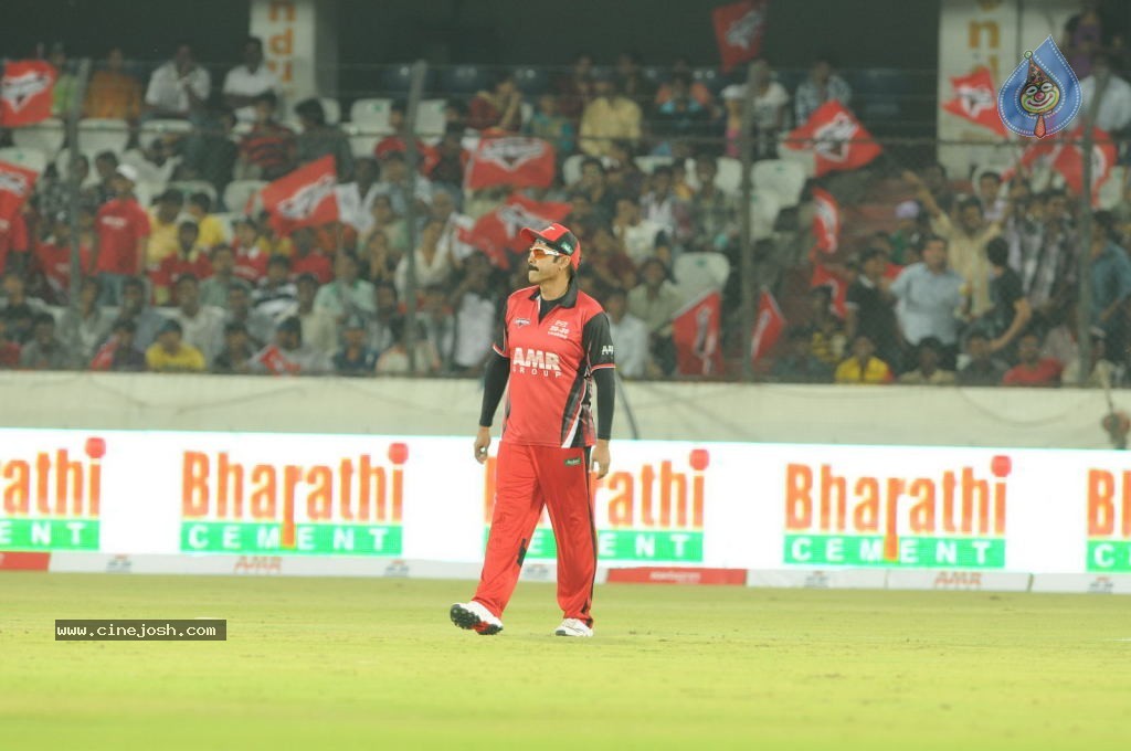 Telugu Warriors Vs Karnataka Bulldozers Match Photos 01 - 84 / 86 photos