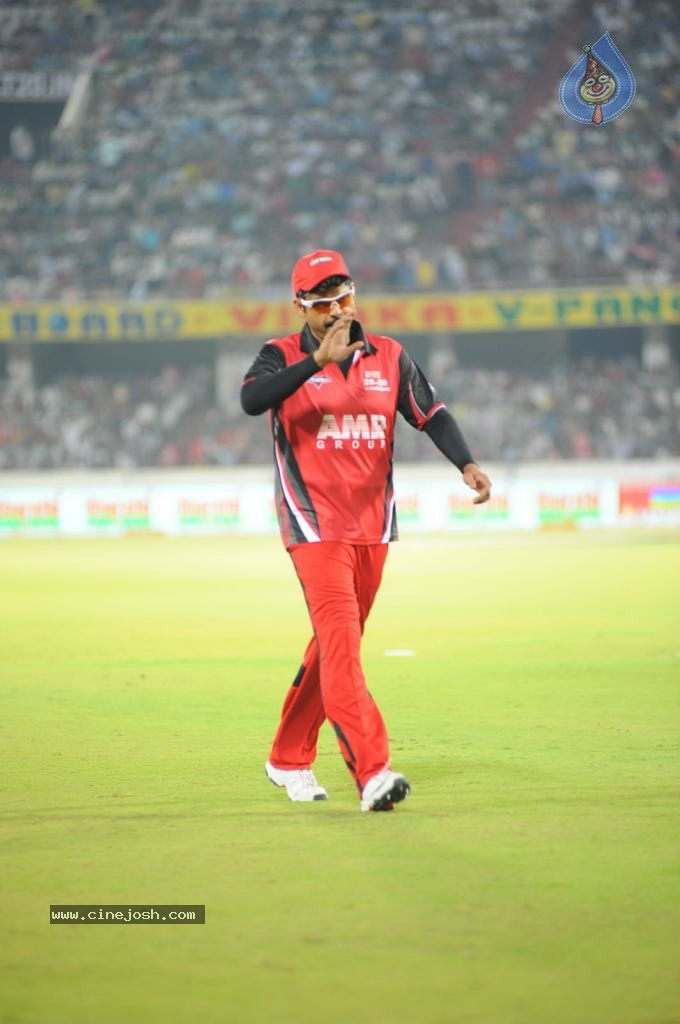 Telugu Warriors Vs Karnataka Bulldozers Match Photos 02 - 53 / 70 photos