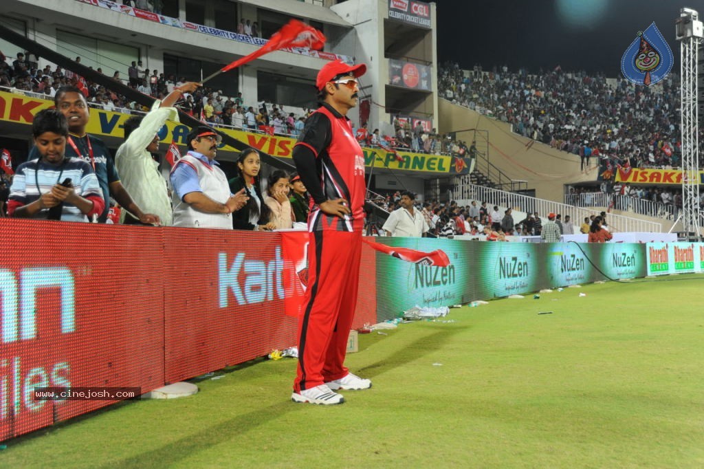 Telugu Warriors Vs Karnataka Bulldozers Match Photos 04 - 12 / 173 photos