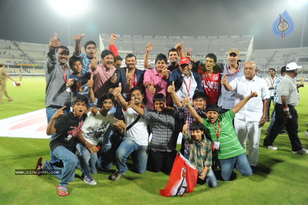 Telugu Warriors Vs Karnataka Bulldozers Match Photos 04 - 22 / 173 photos