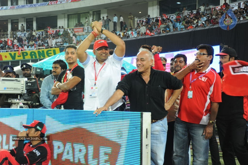 Telugu Warriors Vs Karnataka Bulldozers Match Photos 04 - 39 / 173 photos