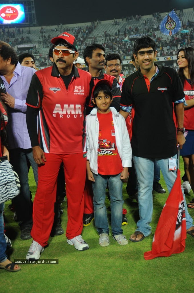 Telugu Warriors Vs Karnataka Bulldozers Match Photos 04 - 49 / 173 photos