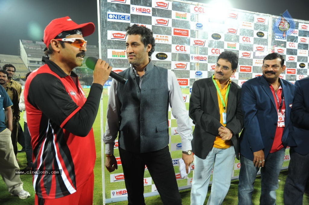 Telugu Warriors Vs Karnataka Bulldozers Match Photos 04 - 59 / 173 photos