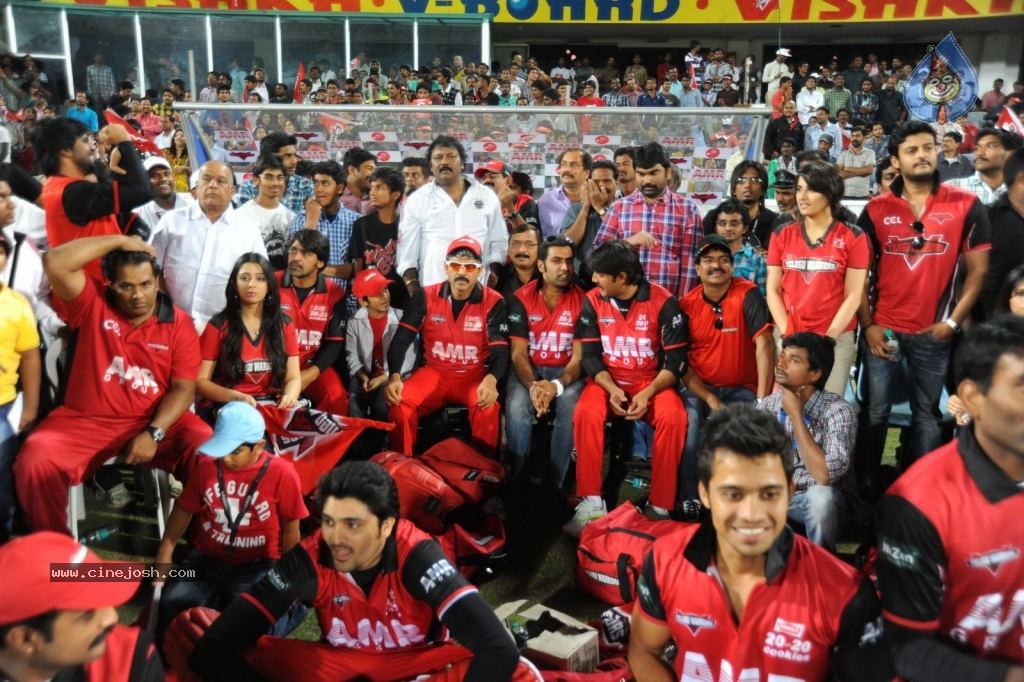 Telugu Warriors Vs Karnataka Bulldozers Match Photos 04 - 75 / 173 photos