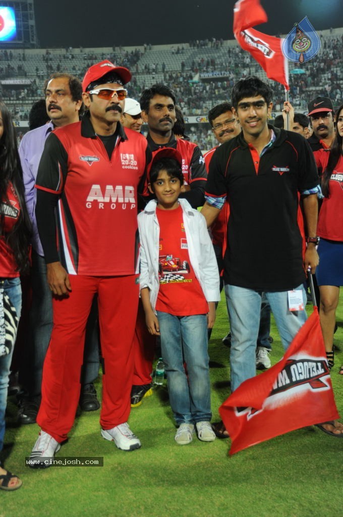 Telugu Warriors Vs Karnataka Bulldozers Match Photos 04 - 87 / 173 photos