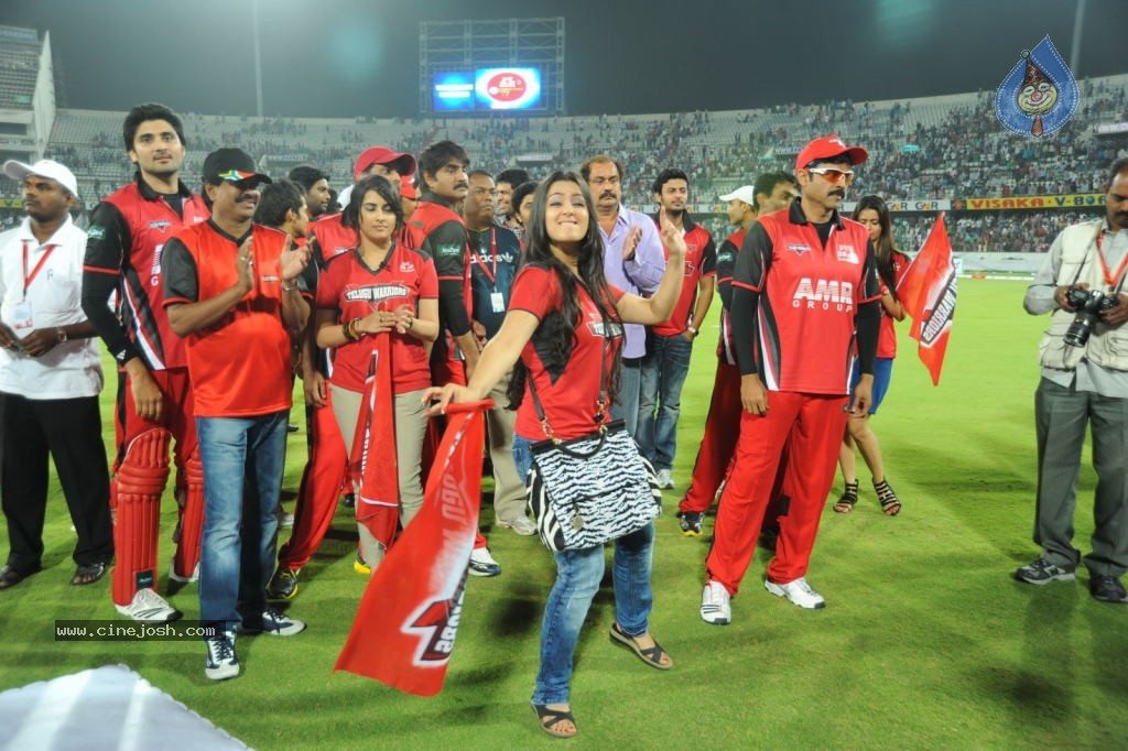 Telugu Warriors Vs Karnataka Bulldozers Match Photos 04 - 98 / 173 photos