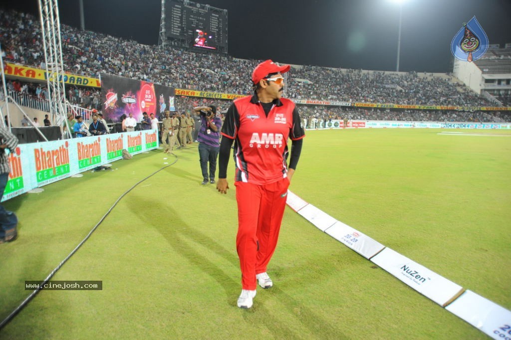 Telugu Warriors Vs Karnataka Bulldozers Match Photos 04 - 99 / 173 photos