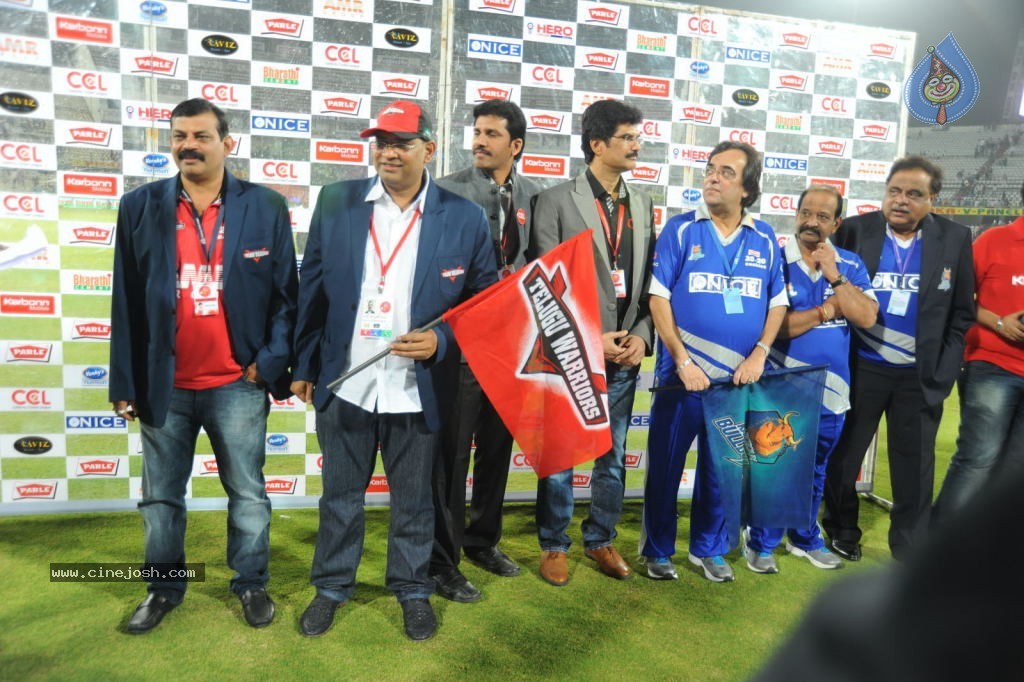 Telugu Warriors Vs Karnataka Bulldozers Match Photos 04 - 107 / 173 photos