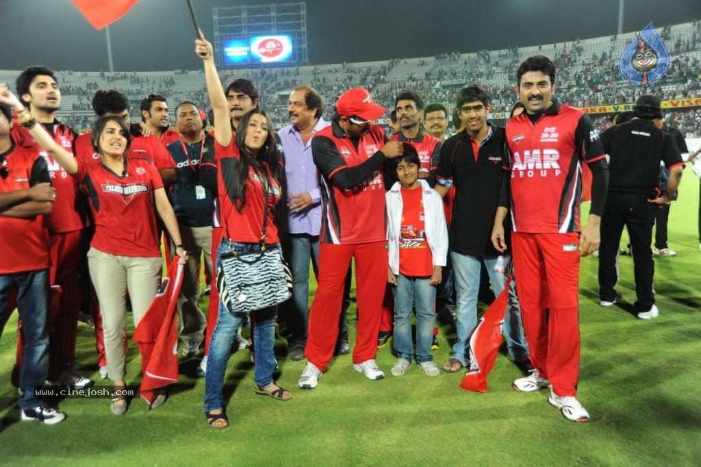 Telugu Warriors Vs Karnataka Bulldozers Match Photos 04 - 108 / 173 photos