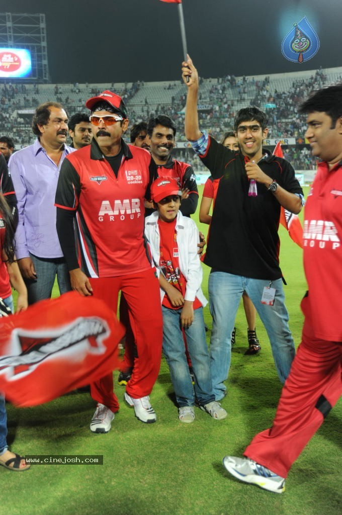 Telugu Warriors Vs Karnataka Bulldozers Match Photos 04 - 163 / 173 photos