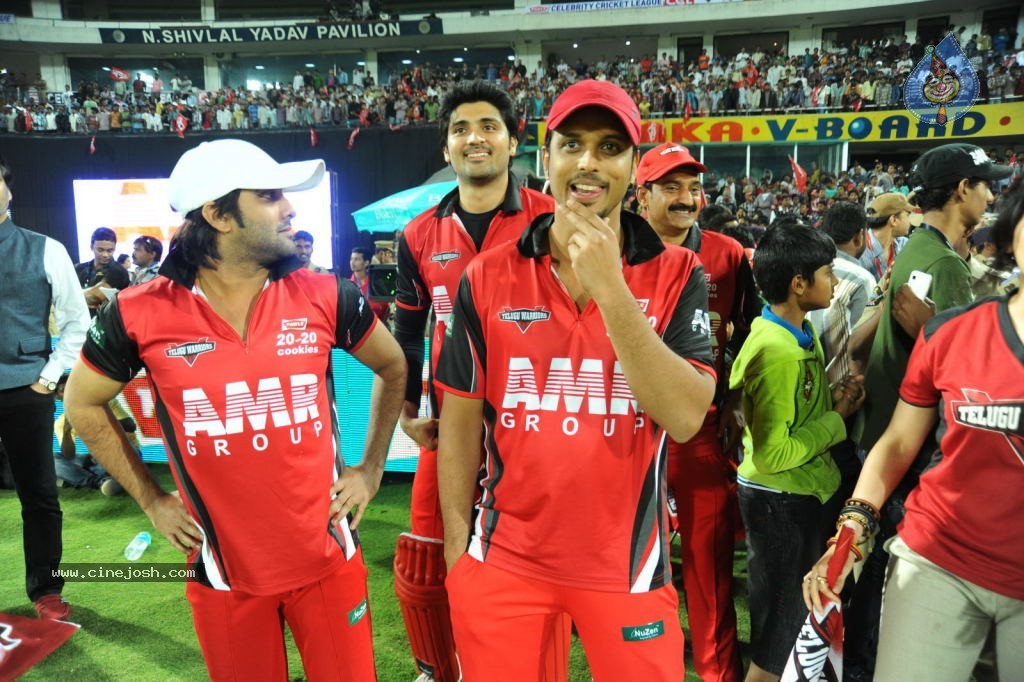 Telugu Warriors Vs Karnataka Bulldozers Match Photos 04 - 164 / 173 photos