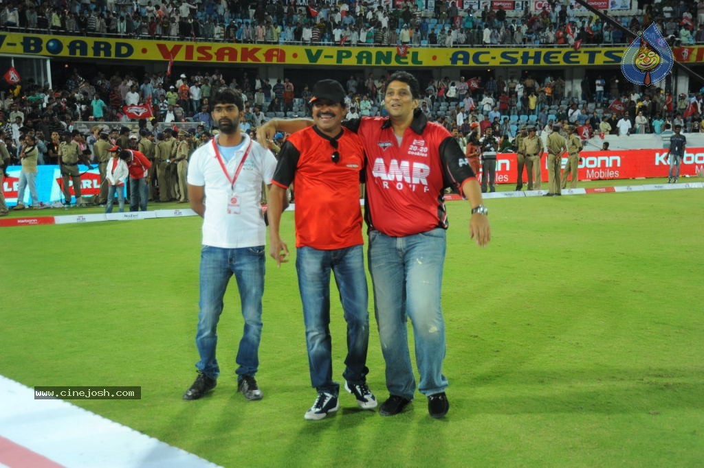 Telugu Warriors Vs Karnataka Bulldozers Match Photos 04 - 169 / 173 photos