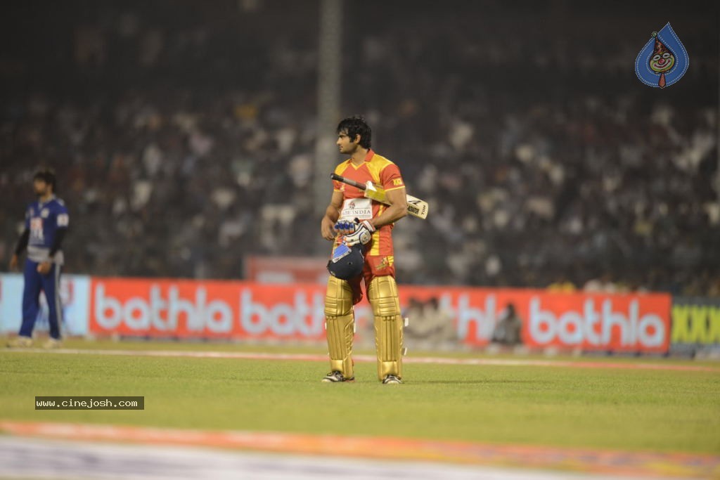 Telugu Warriors Vs Karnataka Bulldozers Match Stills - 4 / 190 photos