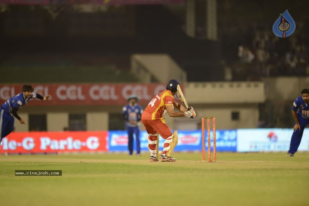 Telugu Warriors Vs Karnataka Bulldozers Match Stills - 16 / 190 photos