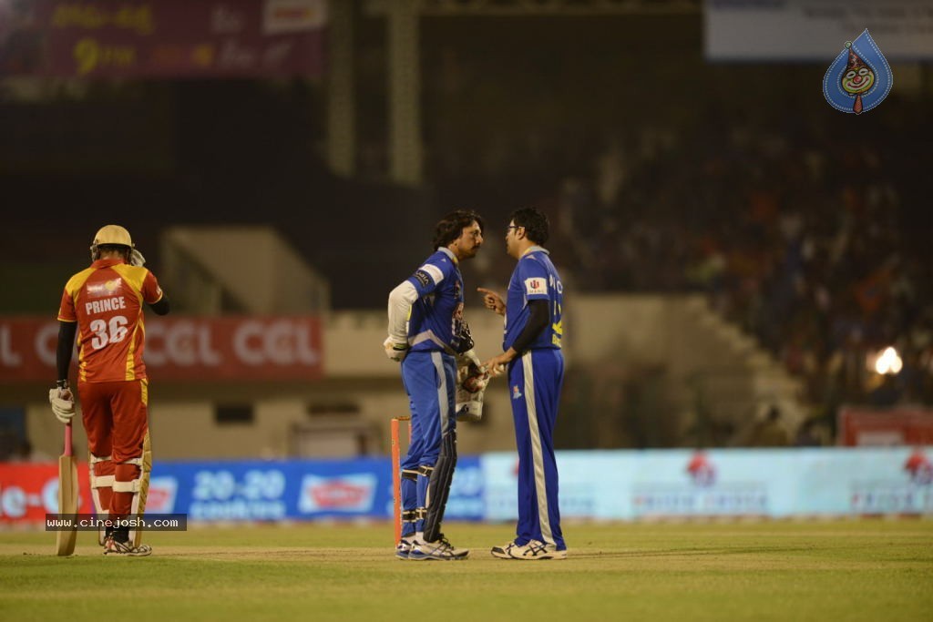Telugu Warriors Vs Karnataka Bulldozers Match Stills - 23 / 190 photos