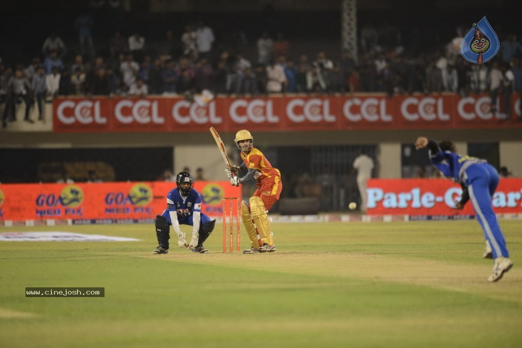 Telugu Warriors Vs Karnataka Bulldozers Match Stills - 42 / 190 photos