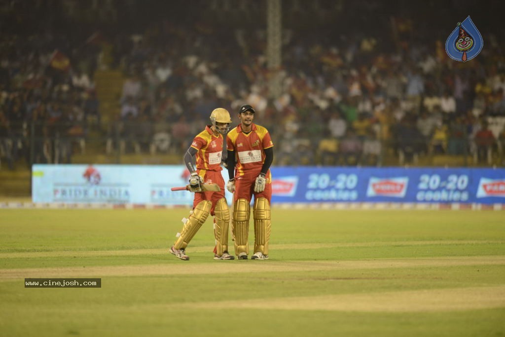 Telugu Warriors Vs Karnataka Bulldozers Match Stills - 50 / 190 photos