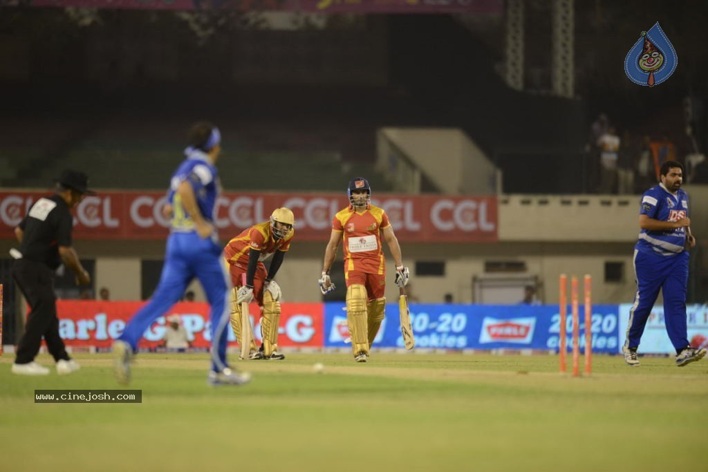 Telugu Warriors Vs Karnataka Bulldozers Match Stills - 66 / 190 photos