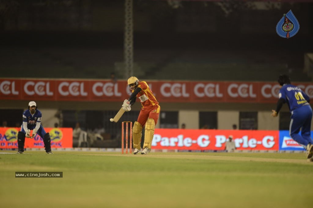 Telugu Warriors Vs Karnataka Bulldozers Match Stills - 92 / 190 photos