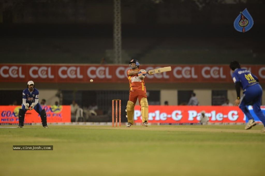 Telugu Warriors Vs Karnataka Bulldozers Match Stills - 109 / 190 photos