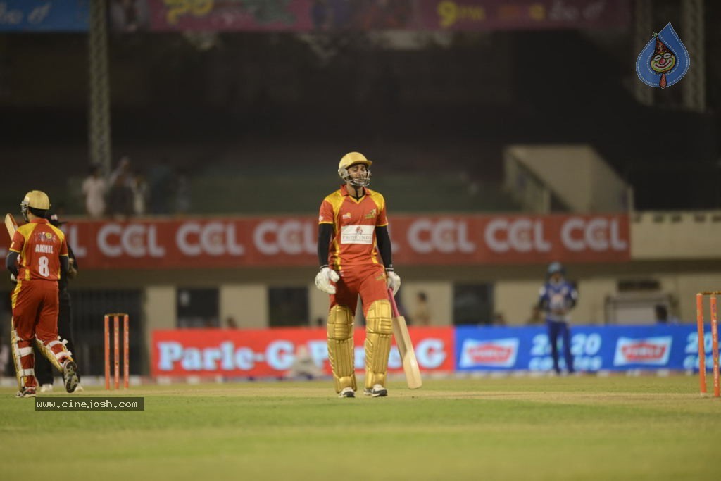 Telugu Warriors Vs Karnataka Bulldozers Match Stills - 113 / 190 photos