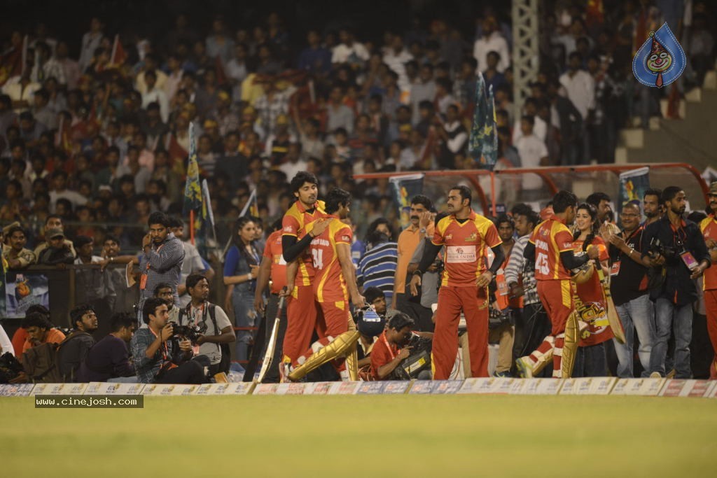 Telugu Warriors Vs Karnataka Bulldozers Match Stills - 123 / 190 photos