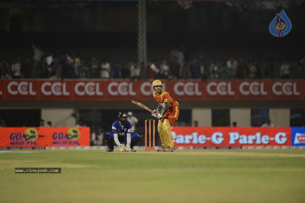 Telugu Warriors Vs Karnataka Bulldozers Match Stills - 130 / 190 photos
