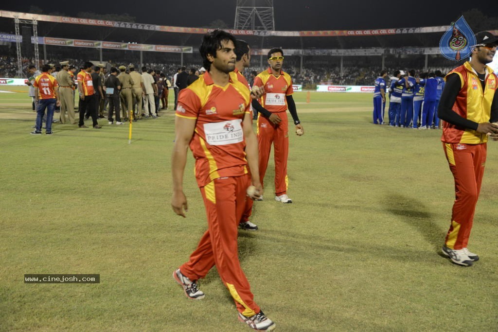 Telugu Warriors Vs Karnataka Bulldozers Match Stills - 135 / 190 photos