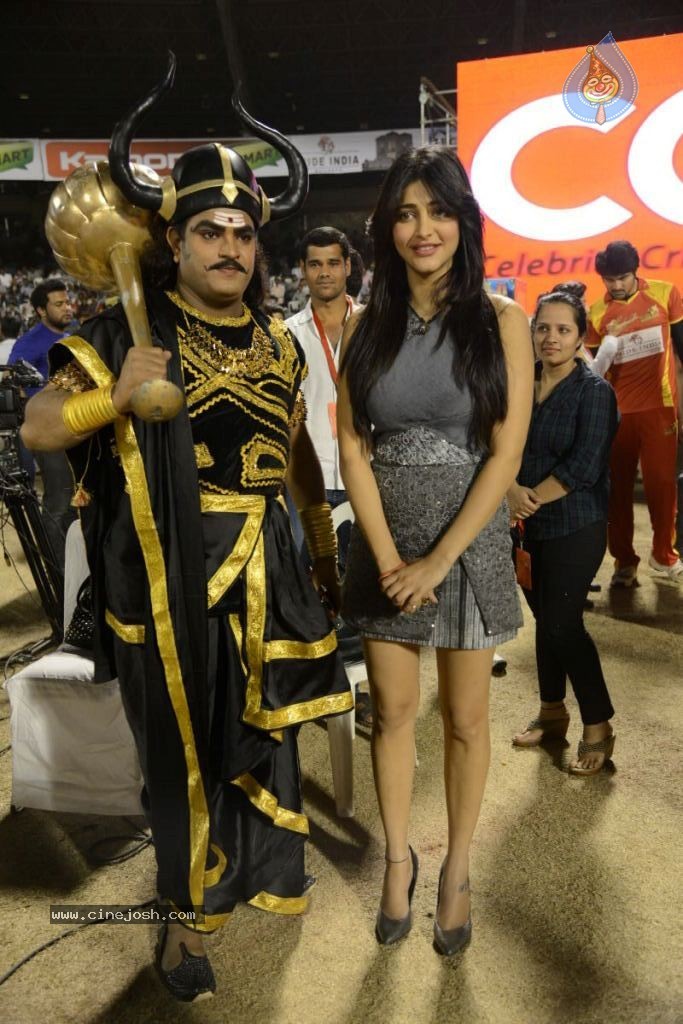 Telugu Warriors Vs Karnataka Bulldozers Match Stills - 141 / 190 photos