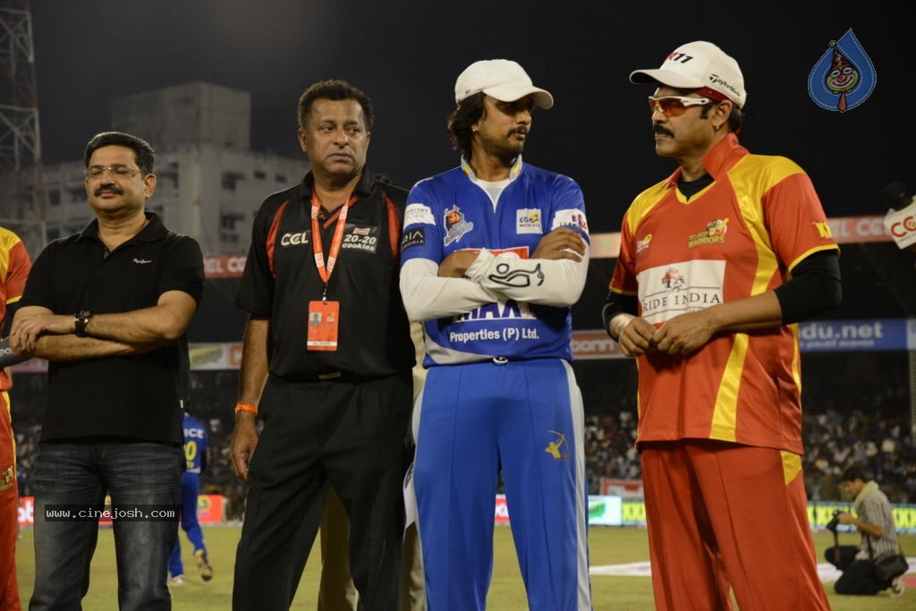 Telugu Warriors Vs Karnataka Bulldozers Match Stills - 144 / 190 photos
