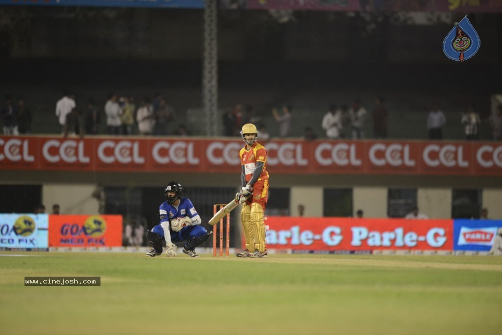 Telugu Warriors Vs Karnataka Bulldozers Match Stills - 149 / 190 photos