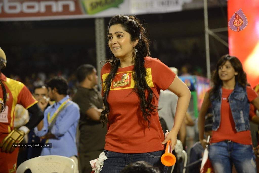 Telugu Warriors Vs Karnataka Bulldozers Match Stills - 155 / 190 photos