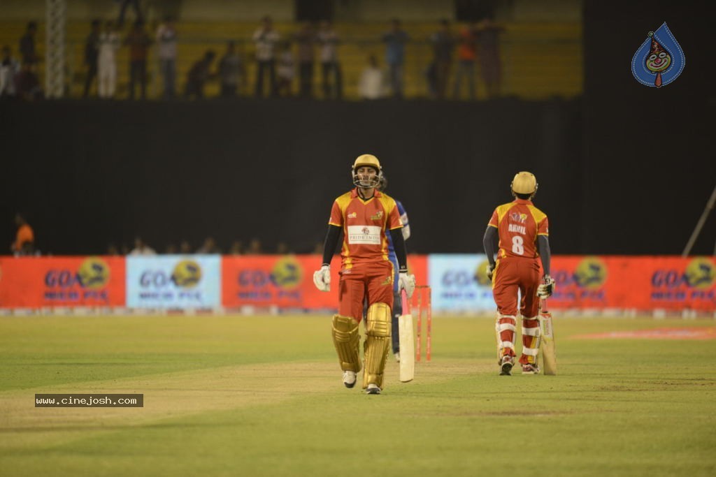 Telugu Warriors Vs Karnataka Bulldozers Match Stills - 157 / 190 photos