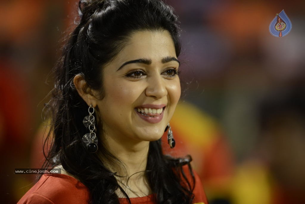 Telugu Warriors Vs Karnataka Bulldozers Match Stills - 161 / 190 photos