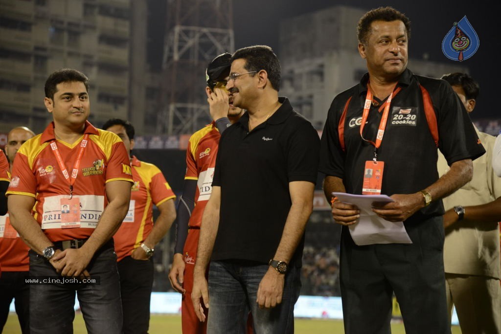 Telugu Warriors Vs Karnataka Bulldozers Match Stills - 162 / 190 photos