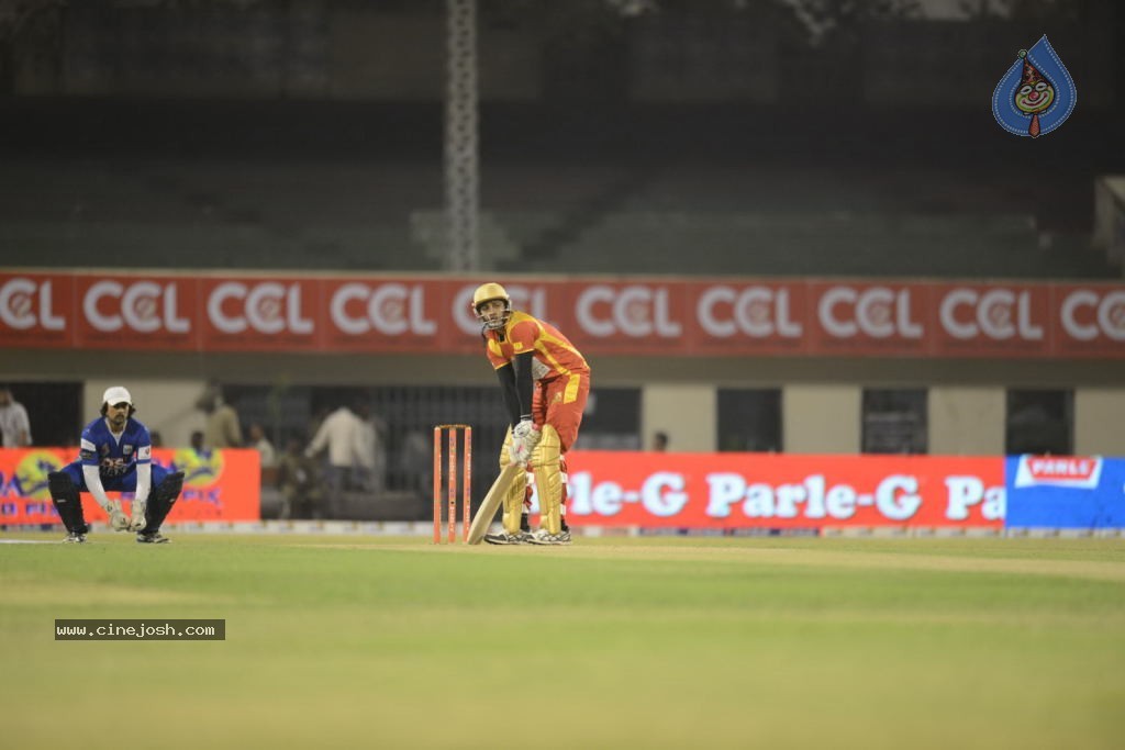 Telugu Warriors Vs Karnataka Bulldozers Match Stills - 175 / 190 photos