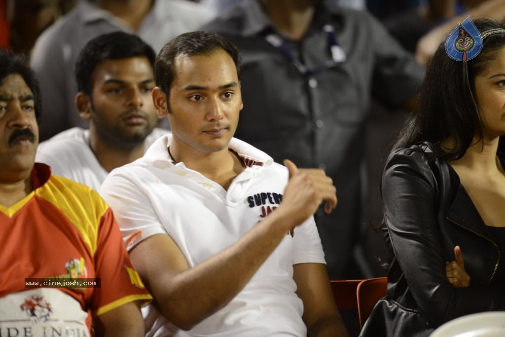 Telugu Warriors Vs Karnataka Bulldozers Match Stills - 184 / 190 photos