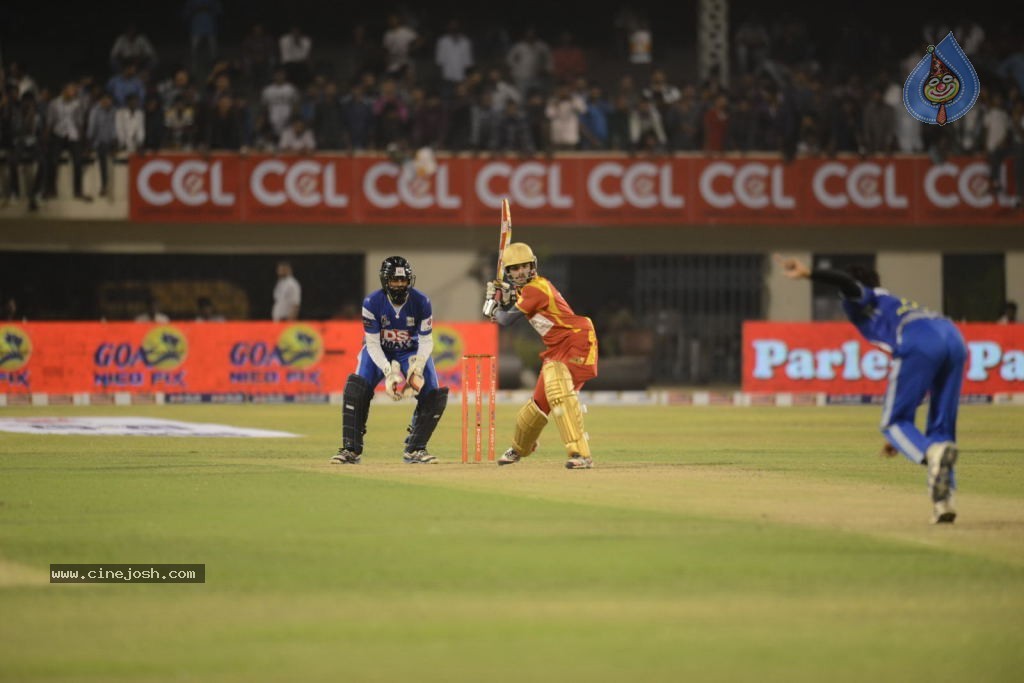 Telugu Warriors Vs Karnataka Bulldozers Match Stills - 185 / 190 photos