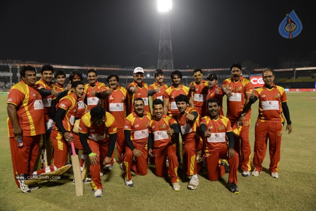 Telugu Warriors Vs Karnataka Bulldozers Match Stills - 186 / 190 photos