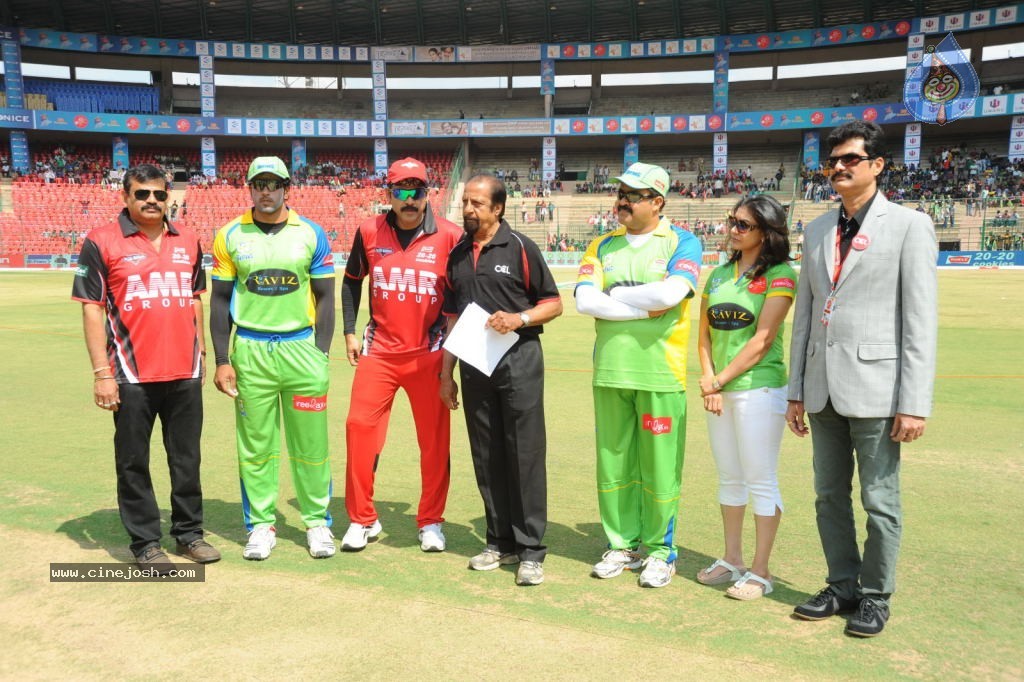 Telugu Warriors Vs Kerala Strikers Match Photos 01 - 22 / 91 photos