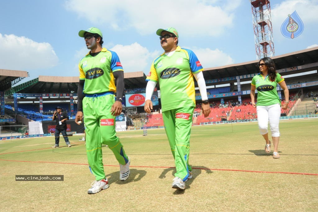 Telugu Warriors Vs Kerala Strikers Match Photos 01 - 23 / 91 photos