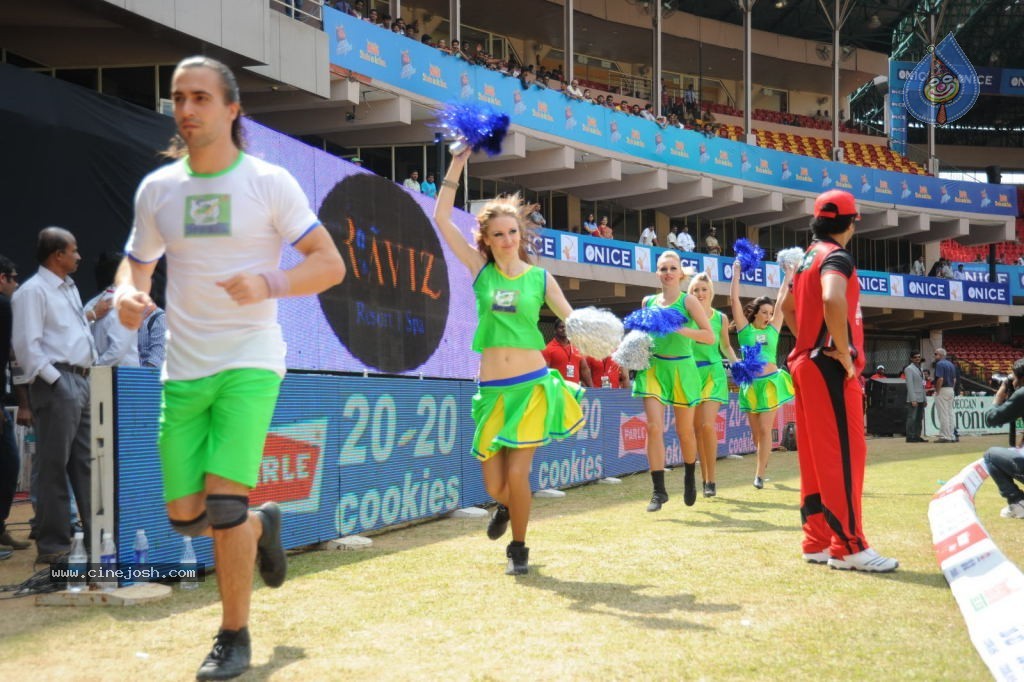 Telugu Warriors Vs Kerala Strikers Match Photos 01 - 28 / 91 photos